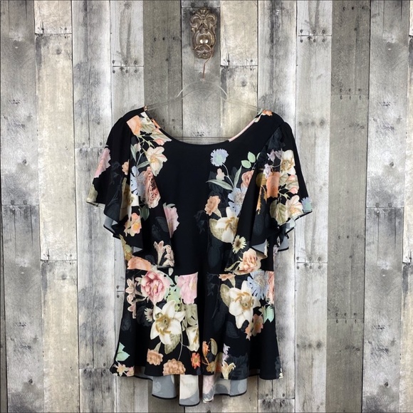 City Chic Tops - City Chic Ruffle Sleeve Floral Top Size 14 New!